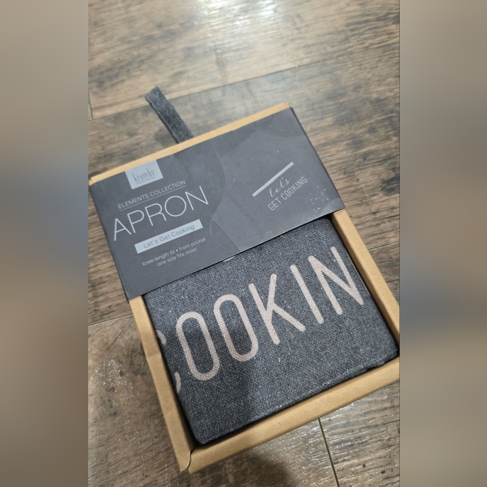 New 🔥 Krumbs adult apron